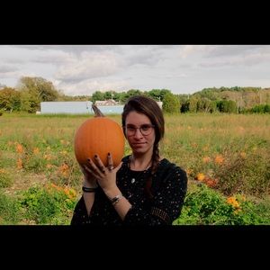 Meet your Posher, Kacy